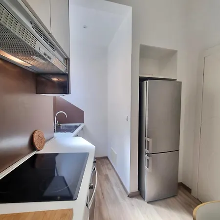 Brigitte Monaco Parking Et Terasse Beausoleil