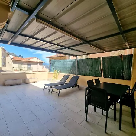 Brigitte Monaco Parking Et Terasse